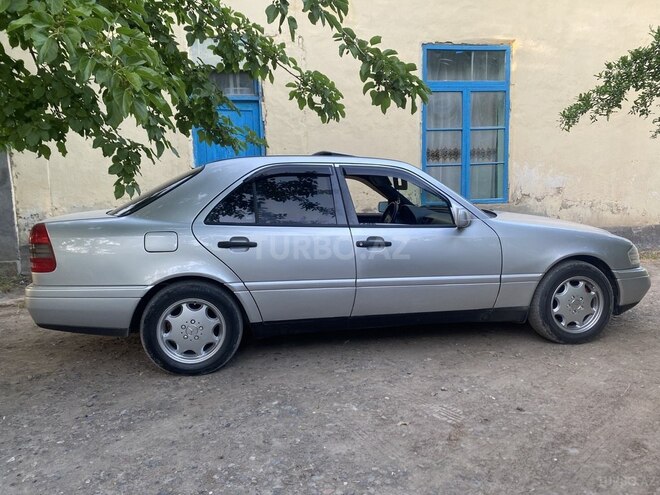 Mercedes C 220 1994, 300,000 km - 2.2 l - İmişli