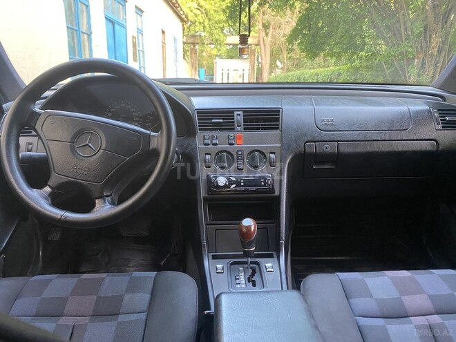 Mercedes C 220 1994, 300,000 km - 2.2 l - İmişli