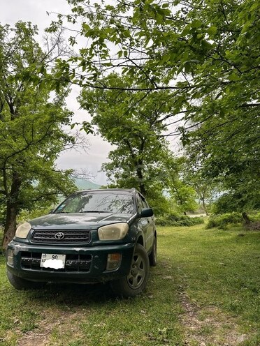 Toyota RAV4 2002, 525,000 km - 2.0 l - Quba