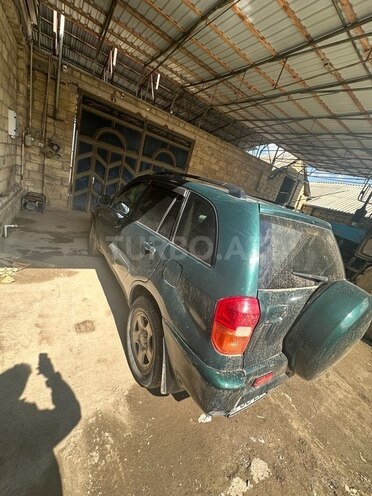 Toyota RAV4 2002, 525,000 km - 2.0 l - Quba
