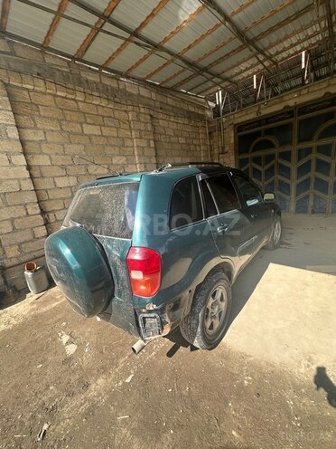 Toyota RAV4 2002, 525,000 km - 2.0 l - Quba