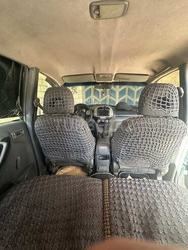 Toyota RAV4 2002, 525,000 km - 2.0 l - Quba