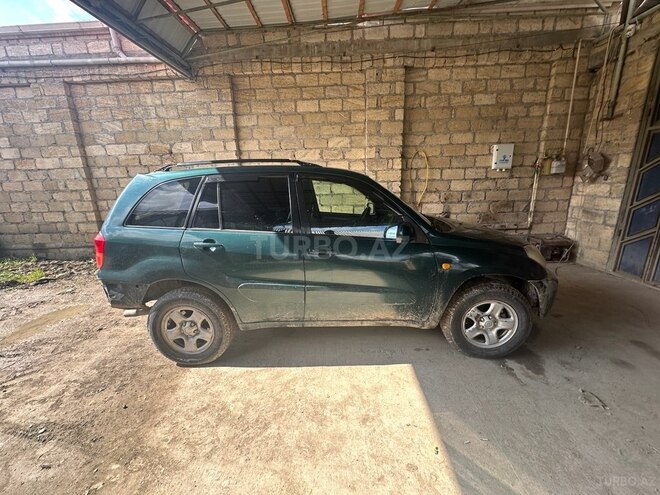 Toyota RAV4 2002, 525,000 km - 2.0 l - Quba