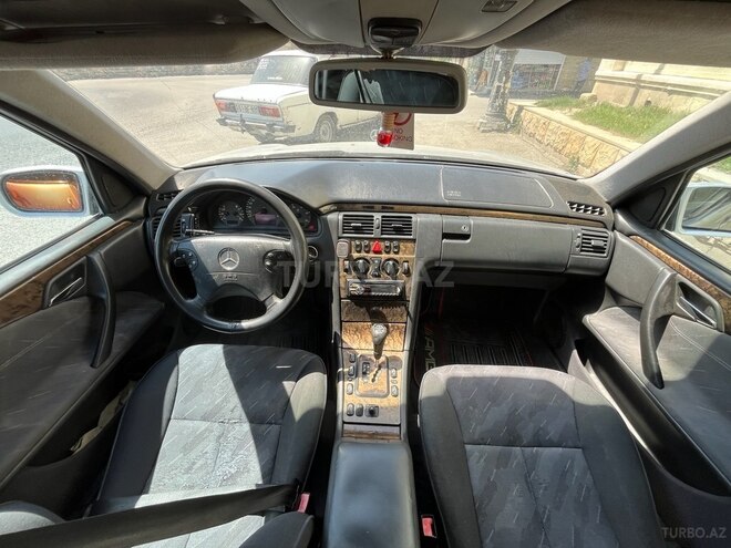 Mercedes E 220 d 2001, 350,000 km - 2.2 l - Ucar