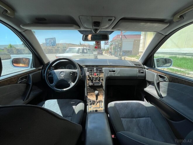 Mercedes E 220 d 2001, 350,000 km - 2.2 l - Ucar