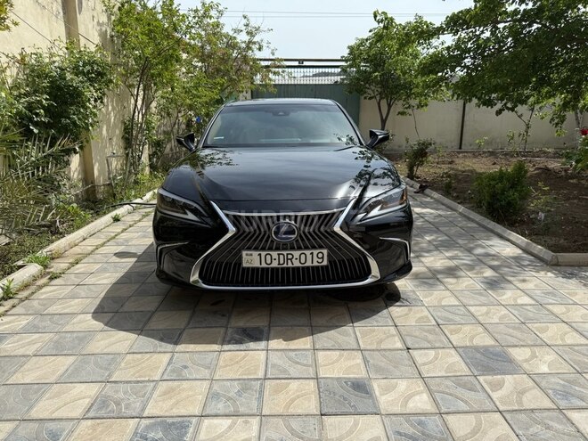Lexus ES 300h 2019, 136,600 km - 2.5 l - Bakı