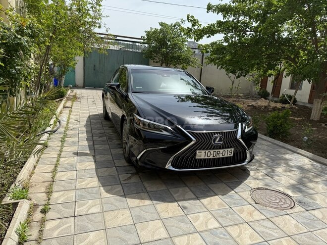 Lexus ES 300h 2019, 136,600 km - 2.5 l - Bakı