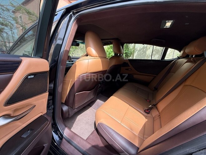 Lexus ES 300h 2019, 136,600 km - 2.5 l - Bakı