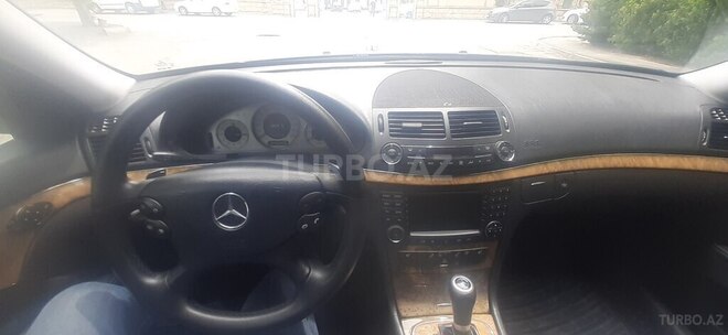 Mercedes E 350 2007, 290,000 km - 3.5 l - Bakı