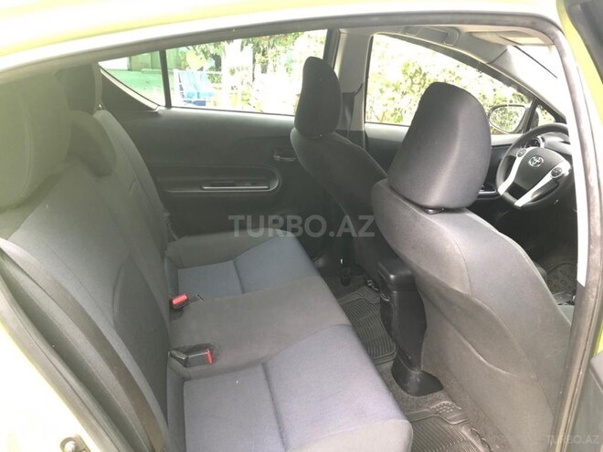 Toyota Prius C 2015, 170,498 km - 1.5 l - Bakı