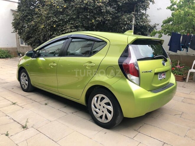 Toyota Prius C 2015, 170,498 km - 1.5 l - Bakı