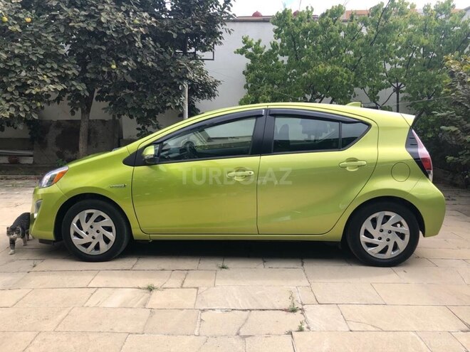 Toyota Prius C 2015, 170,498 km - 1.5 l - Bakı