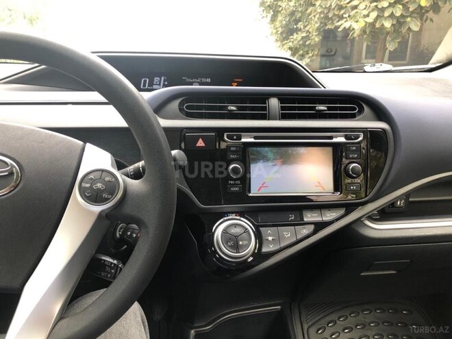 Toyota Prius C 2015, 170,498 km - 1.5 l - Bakı
