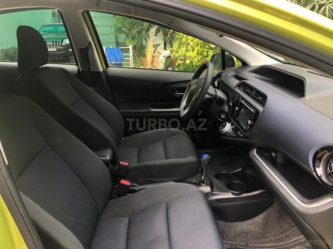 Toyota Prius C 2015, 170,498 km - 1.5 l - Bakı