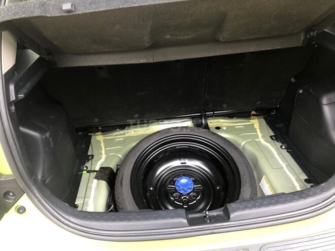 Toyota Prius C 2015, 170,498 km - 1.5 l - Bakı