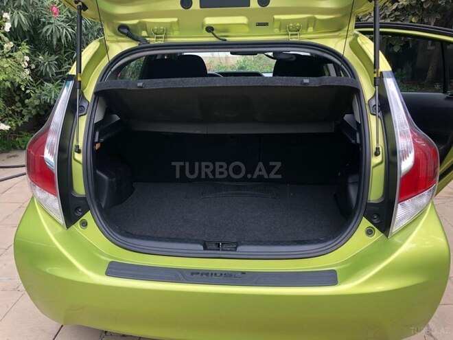 Toyota Prius C 2015, 170,498 km - 1.5 l - Bakı