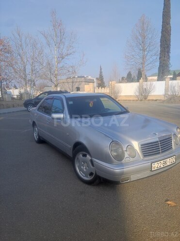Mercedes E 230 1996, 452,000 km - 2.3 l - Goranboy