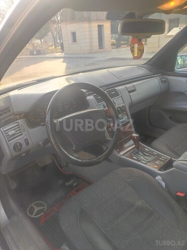 Mercedes E 230 1996, 452,000 km - 2.3 l - Goranboy