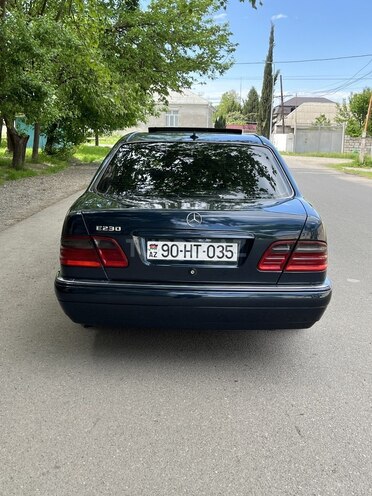 Mercedes E 230 1997, 227,713 km - 2.3 l - Qazax