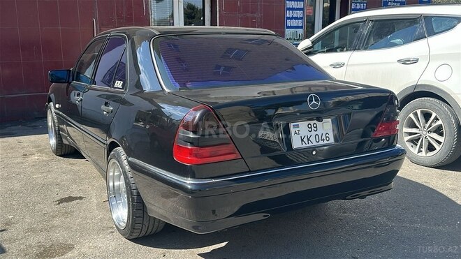 Mercedes C 240 1999, 215,079 km - 2.4 l - Bakı