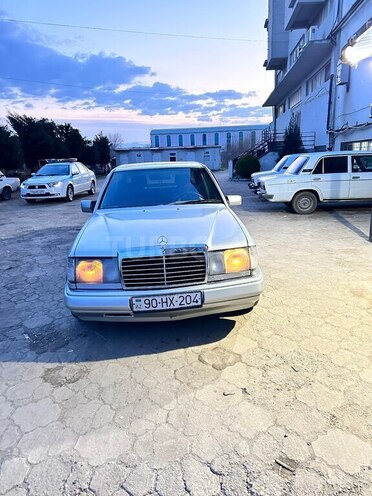 Mercedes E 200 1991, 660,000 km - 2.0 л - Masallı