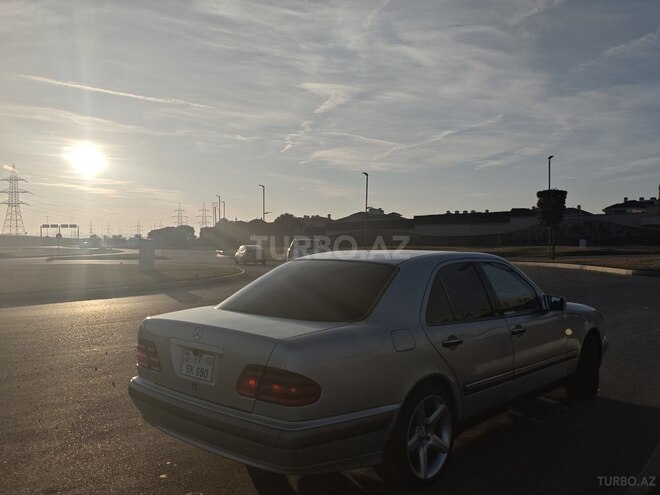 Mercedes E 240 1998, 300,000 km - 2.4 l - Bakı