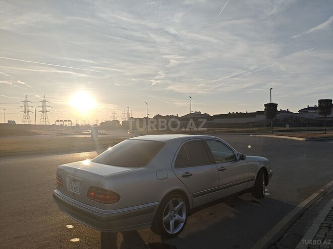 Mercedes E 240 1998, 300,000 km - 2.4 l - Bakı