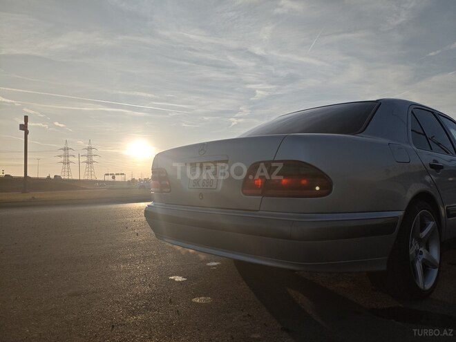 Mercedes E 240 1998, 300,000 km - 2.4 l - Bakı