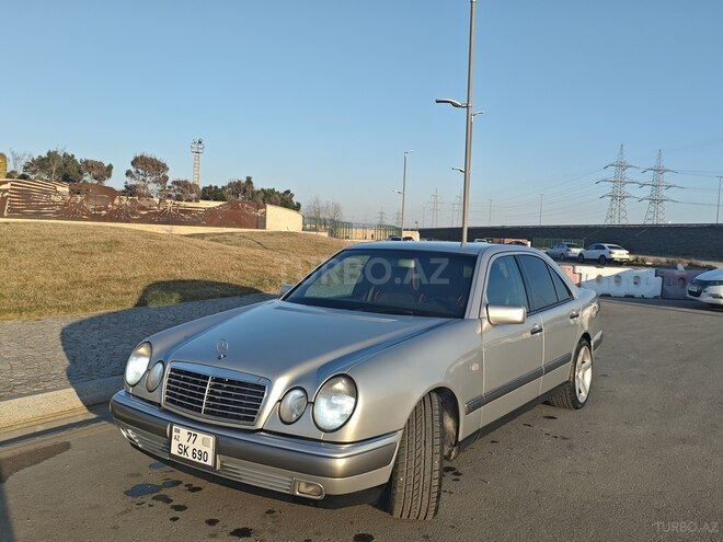 Mercedes E 240 1998, 300,000 km - 2.4 l - Bakı