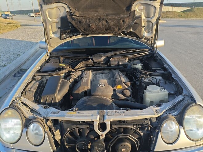 Mercedes E 240 1998, 300,000 km - 2.4 l - Bakı