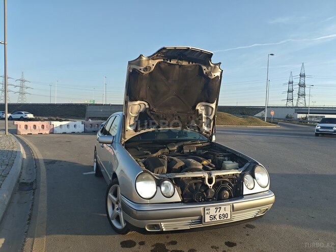 Mercedes E 240 1998, 300,000 km - 2.4 l - Bakı