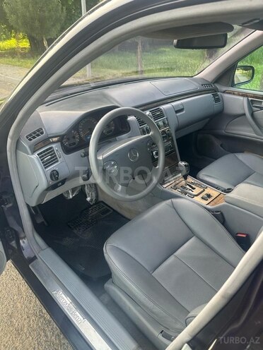 Mercedes E 270 2000, 50,000 km - 2.7 л - Masallı