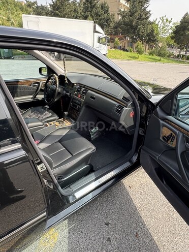 Mercedes E 320 2000, 354,400 km - 3.2 l - Bakı