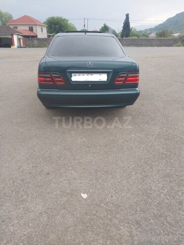 Mercedes E 220 d 2002, 367,000 km - 2.2 l - Astara