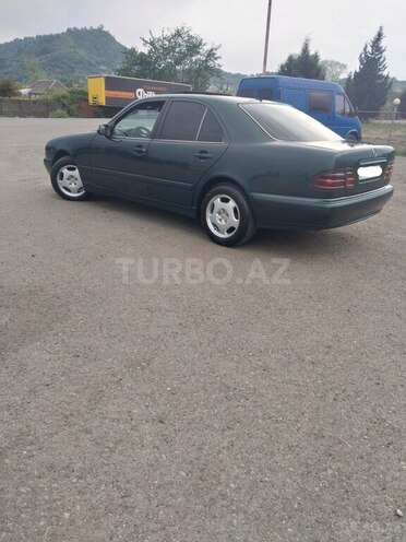Mercedes E 220 d 2002, 367,000 km - 2.2 l - Astara