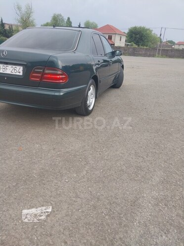 Mercedes E 220 d 2002, 367,000 km - 2.2 l - Astara