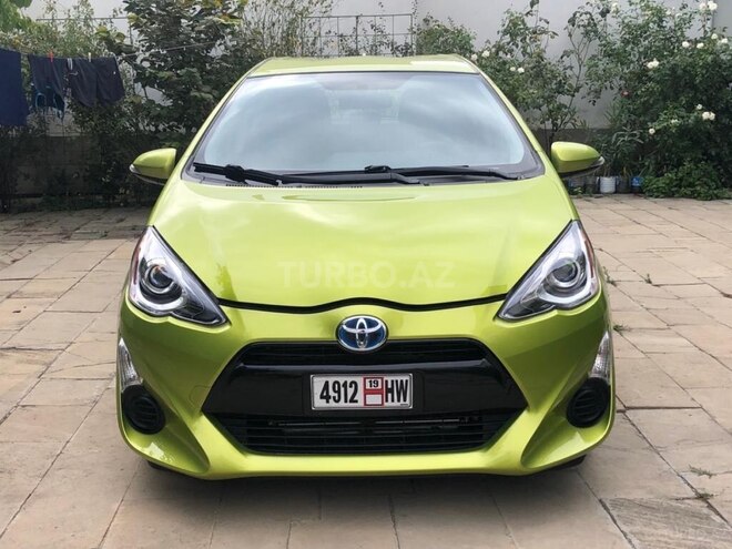 Toyota Prius C 2015, 170,498 km - 1.5 l - Bakı