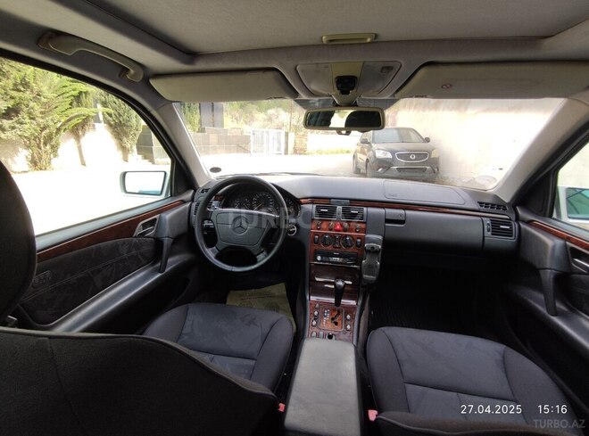 Mercedes E 240 1999, 205,000 km - 2.4 л - Bakı
