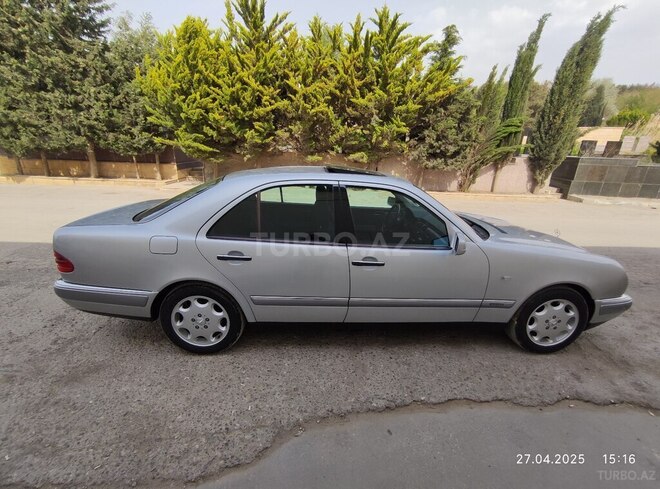 Mercedes E 240 1999, 205,000 km - 2.4 л - Bakı