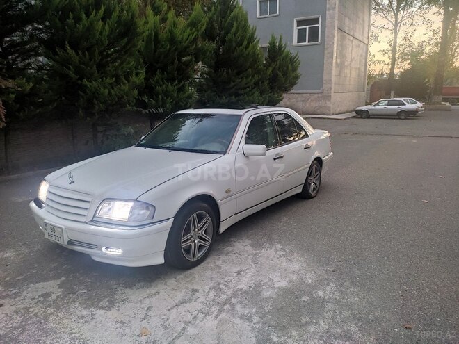 Mercedes C 230 1998, 290,000 km - 2.3 l - İsmayıllı