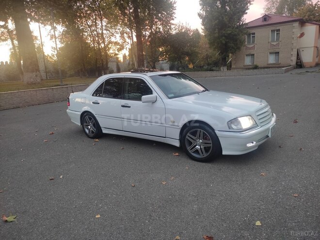 Mercedes C 230 1998, 290,000 km - 2.3 l - İsmayıllı