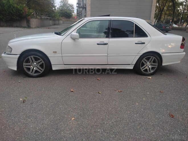 Mercedes C 230 1998, 290,000 km - 2.3 l - İsmayıllı