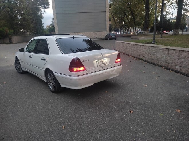 Mercedes C 230 1998, 290,000 km - 2.3 l - İsmayıllı