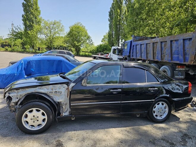 Mercedes C 200 1995, 237,000 km - 2.0 l - Qəbələ