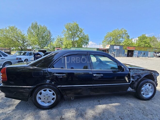 Mercedes C 200 1995, 237,000 km - 2.0 l - Qəbələ