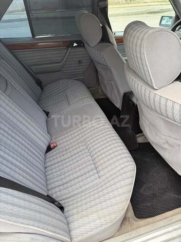 Mercedes E 230 1992, 552,495 km - 2.3 л - Bakı