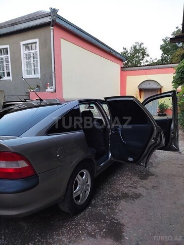 Opel Vectra 1997, 459,000 km - 2.0 l - Quba