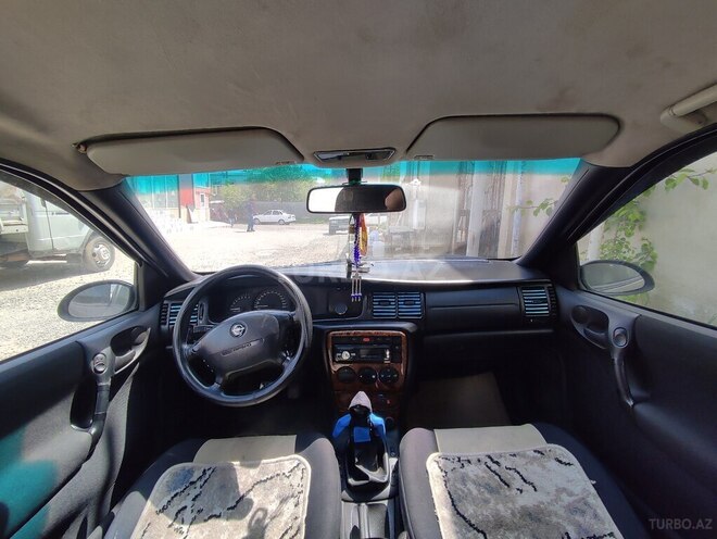 Opel Vectra 1997, 459,000 km - 2.0 l - Quba