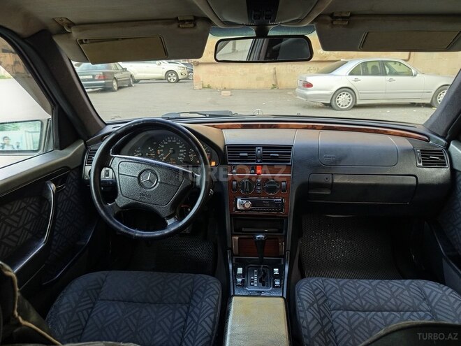 Mercedes C 220 1995, 228,000 km - 2.2 l - Bakı