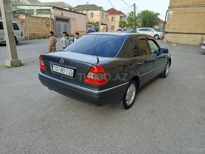 Mercedes C 220 1995, 228,000 km - 2.2 l - Bakı